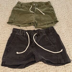 Set of 2 American eagle shorts.
